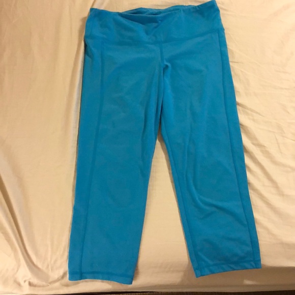 Old Navy Active Capri Pants
